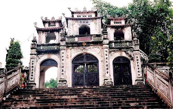 Cổng tam quan đền bà chúa kho trước kia